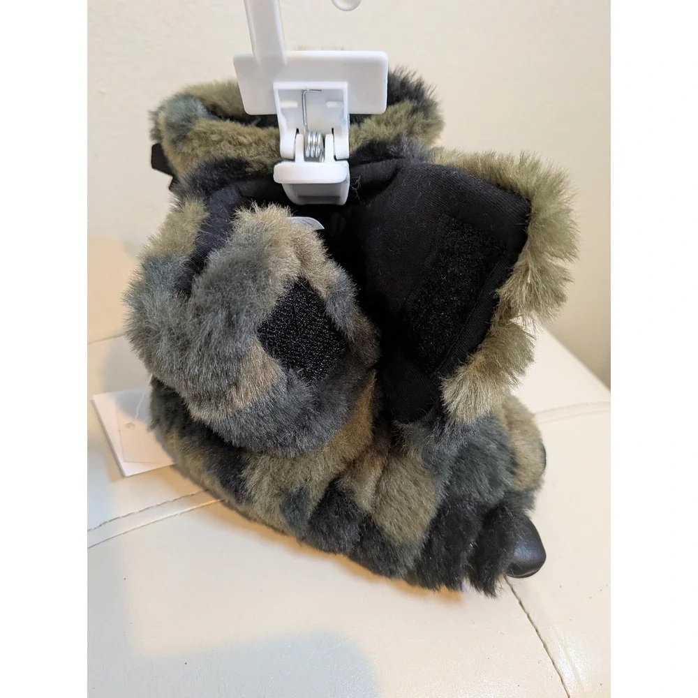 Capelli New York Kids Camo Faux‎ Fur Booties Slippers Size Large